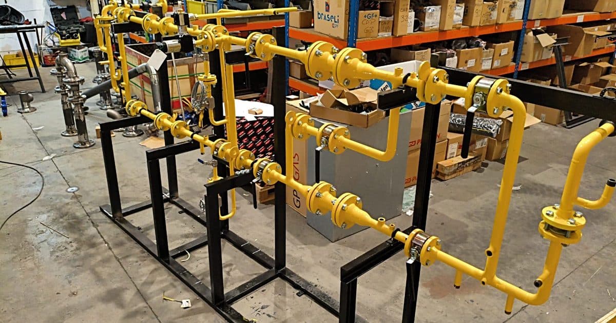 Módulo de inyección de biometano fabricado por Euro-Cobil para Redexis, durante su montaje en el taller (2025)